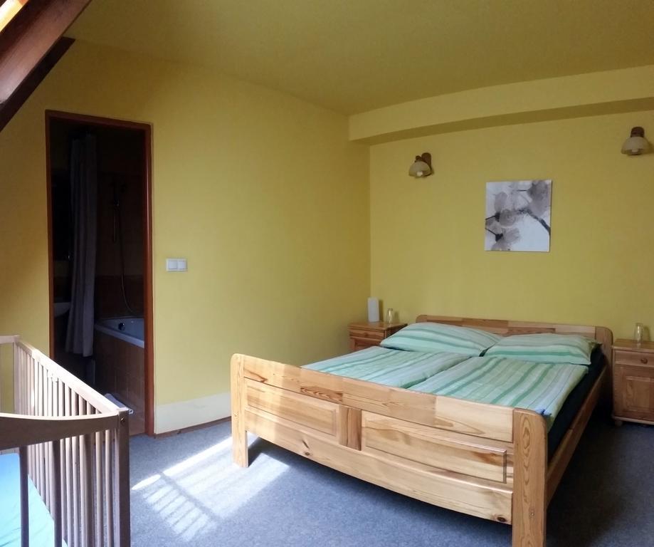 Salas-Partizánske Chambre photo