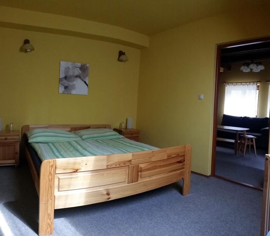 Salas-Partizánske Chambre photo